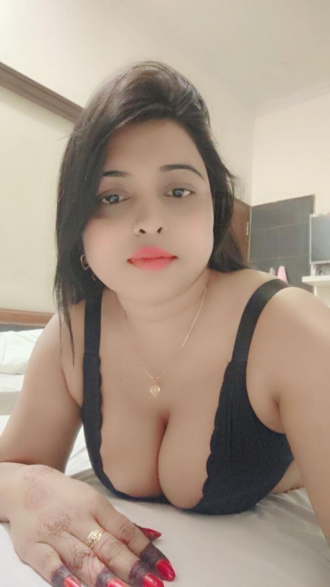 Sexy Call girl available in old delhi